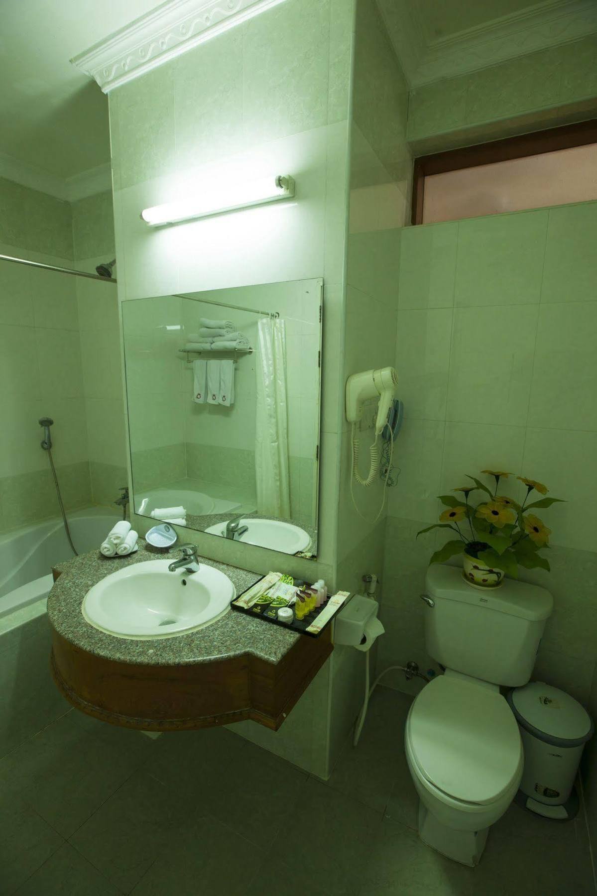 Hotel Queen מנדלאי מראה חיצוני תמונה