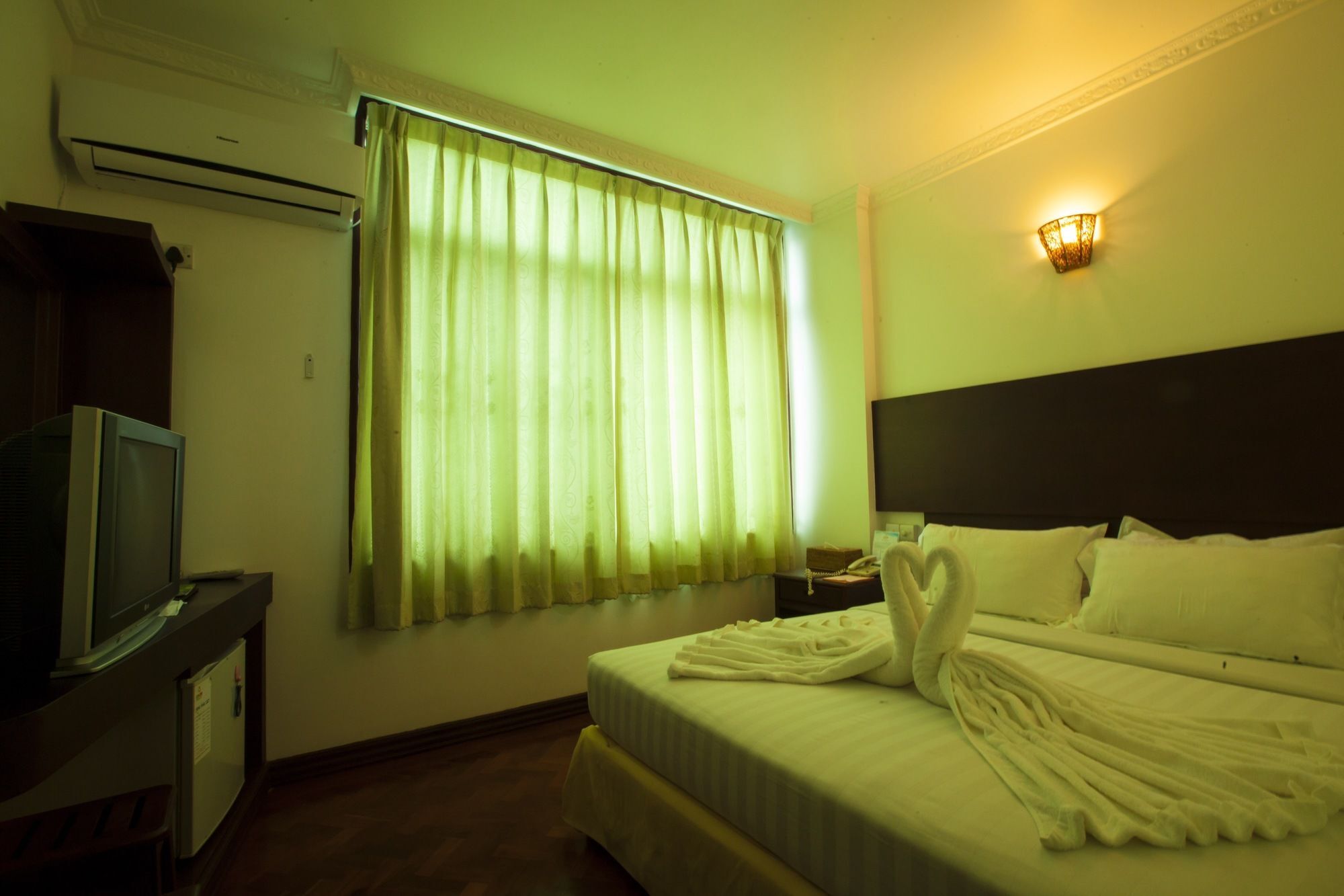 Hotel Queen מנדלאי מראה חיצוני תמונה