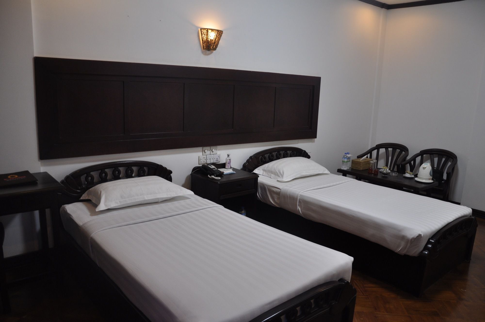 Hotel Queen מנדלאי מראה חיצוני תמונה