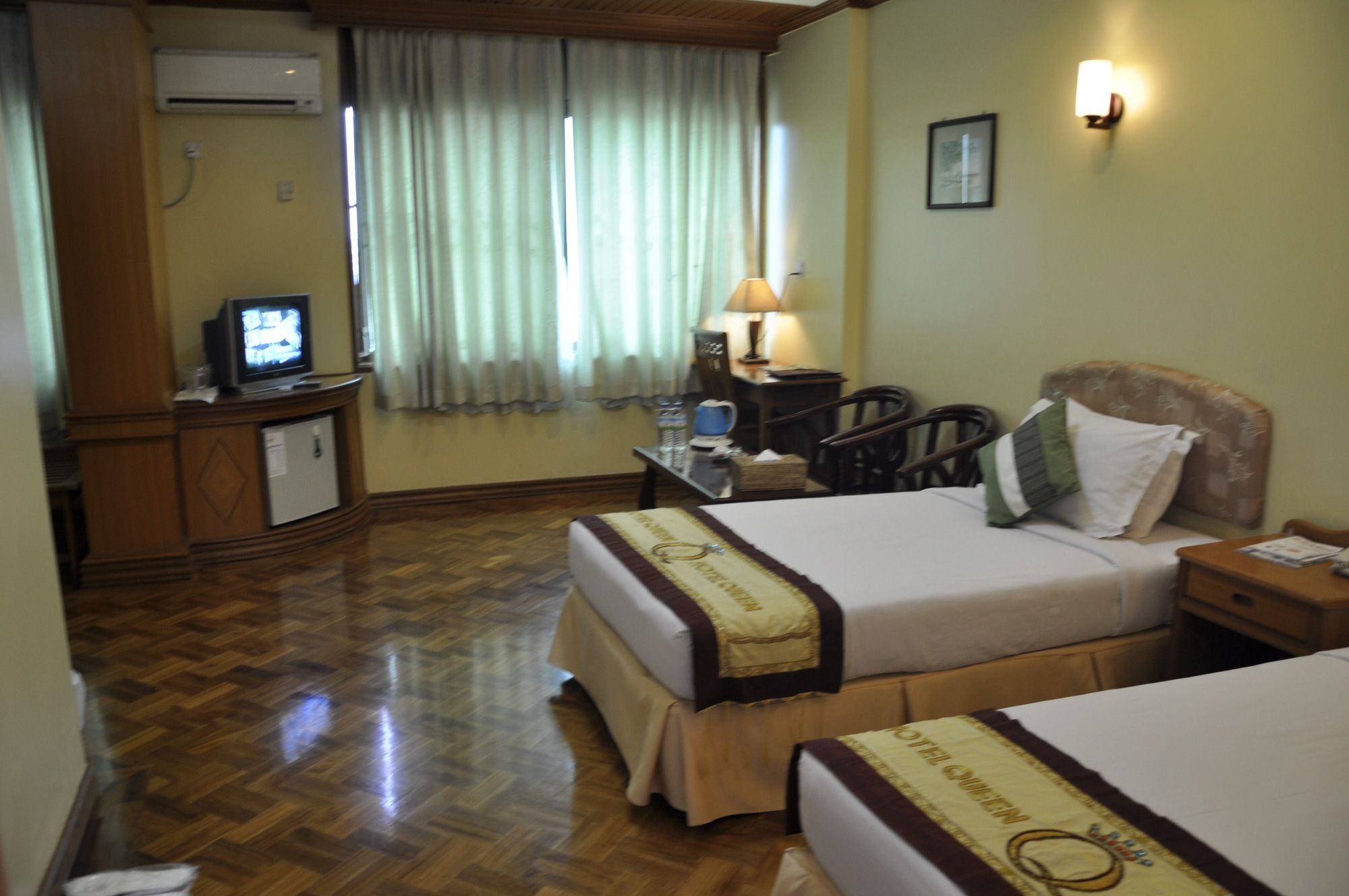 Hotel Queen מנדלאי מראה חיצוני תמונה