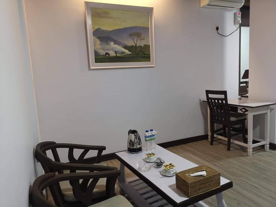 Hotel Queen מנדלאי מראה חיצוני תמונה